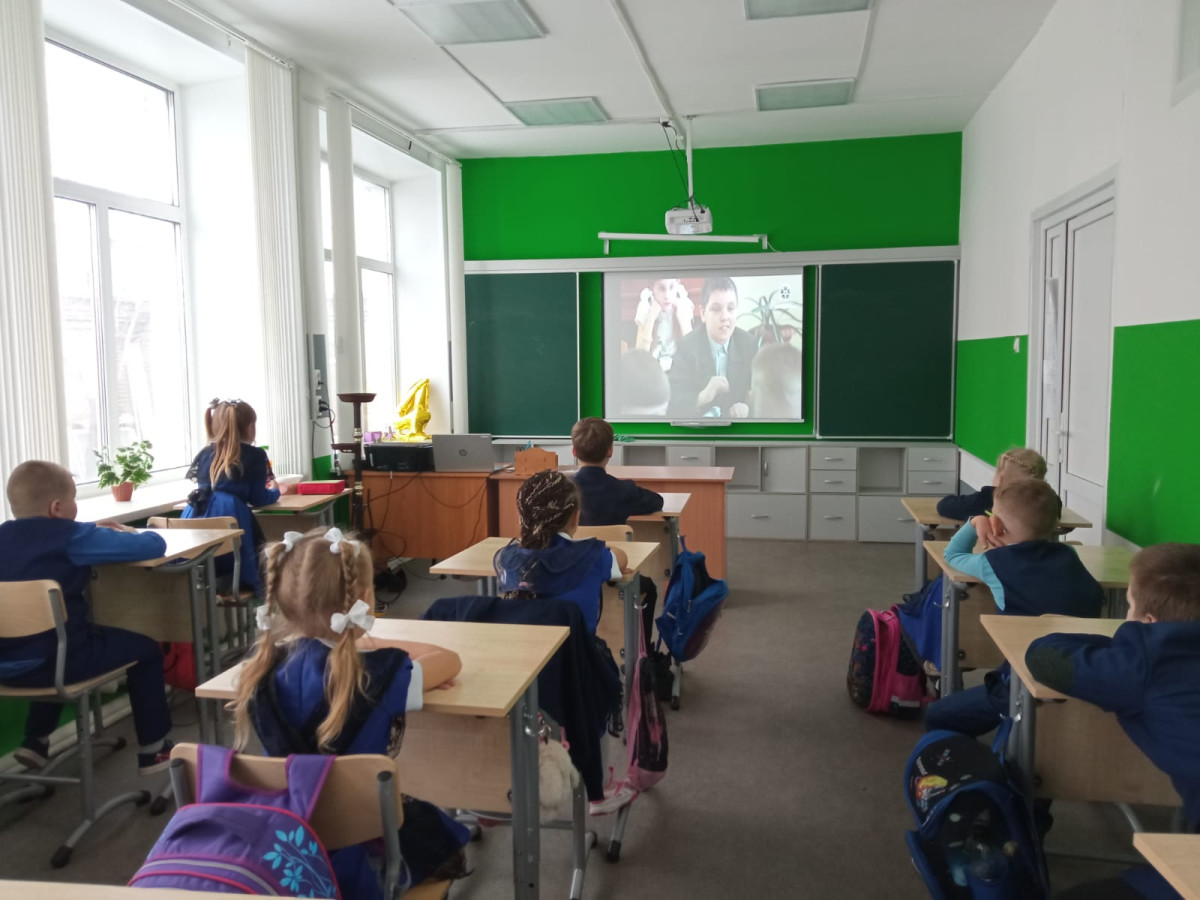 Постер к социальной практике: Дружба крепкая не сломается....