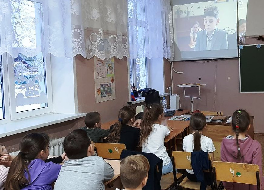 Постер к социальной практике: Друг познается в беде