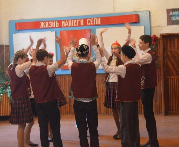 Постер к социальной практике: Наши корни