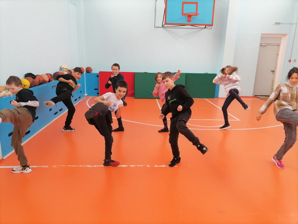 Постер к социальной практике: Мы сильные и смелые