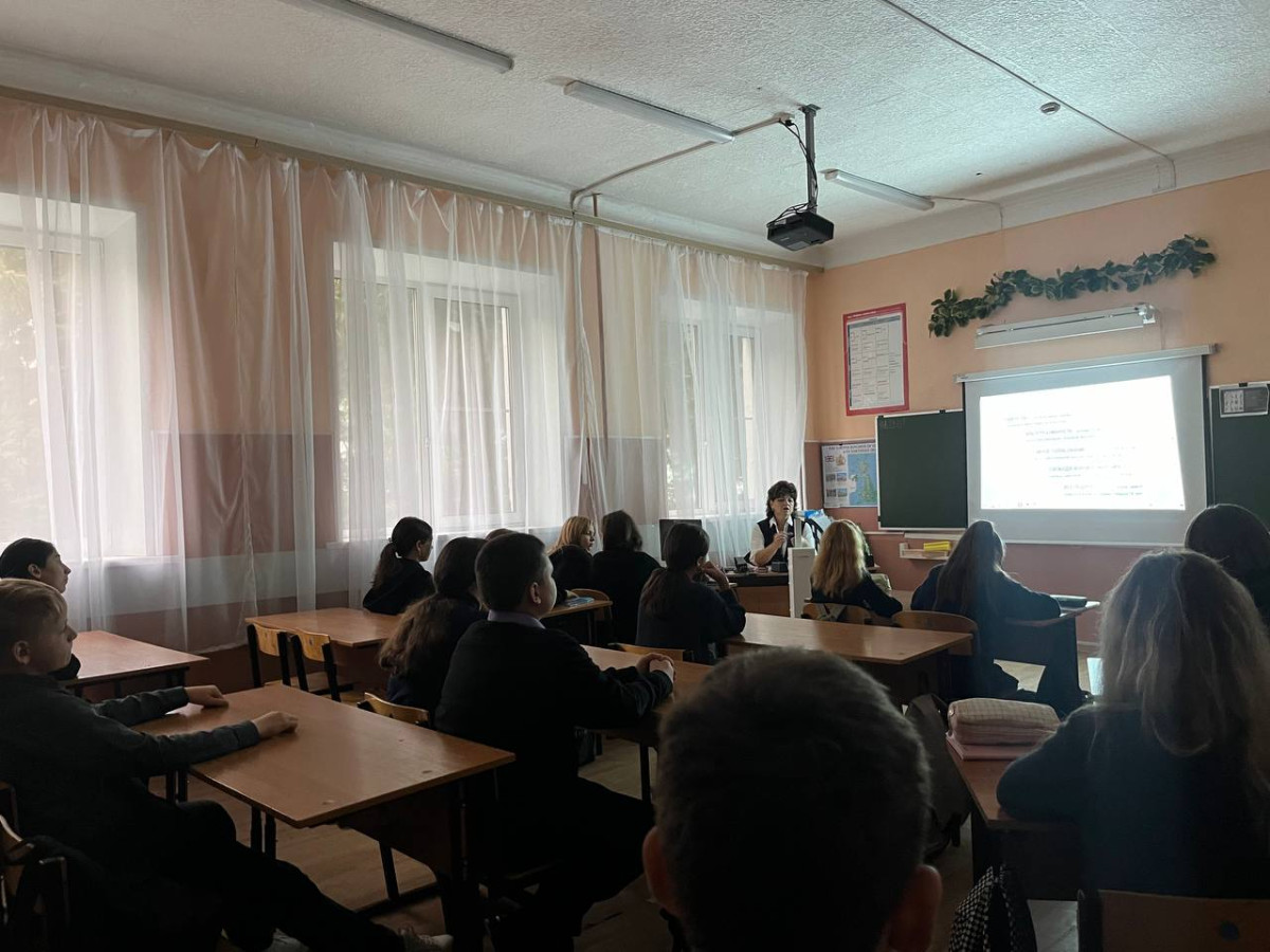 Постер к социальной практике: "Большое сердце скрыть нельзя, спасибо вам, учителя"