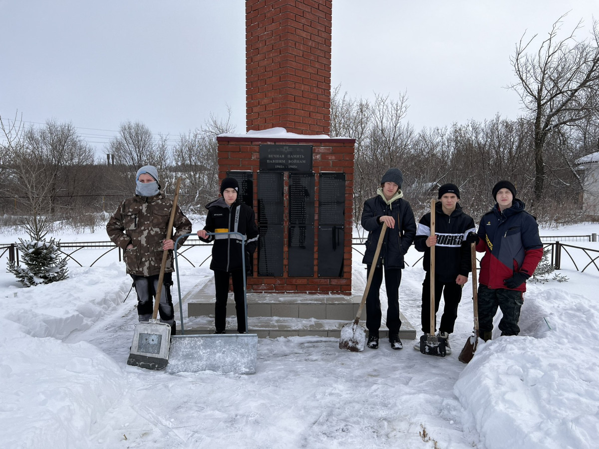 Постер к социальной практике: Дорога к обелиску