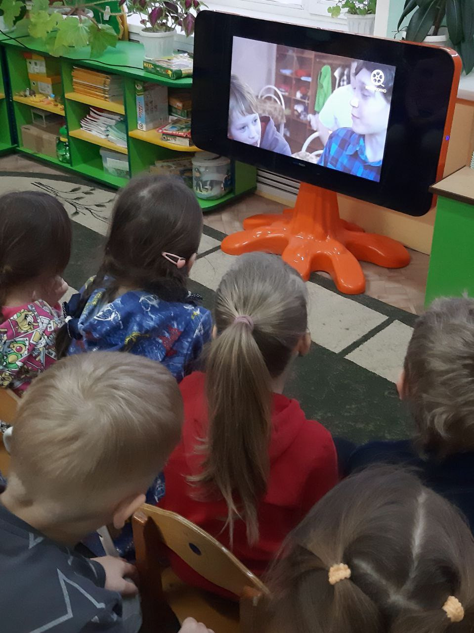 Постер к социальной практике: Подарок близким
