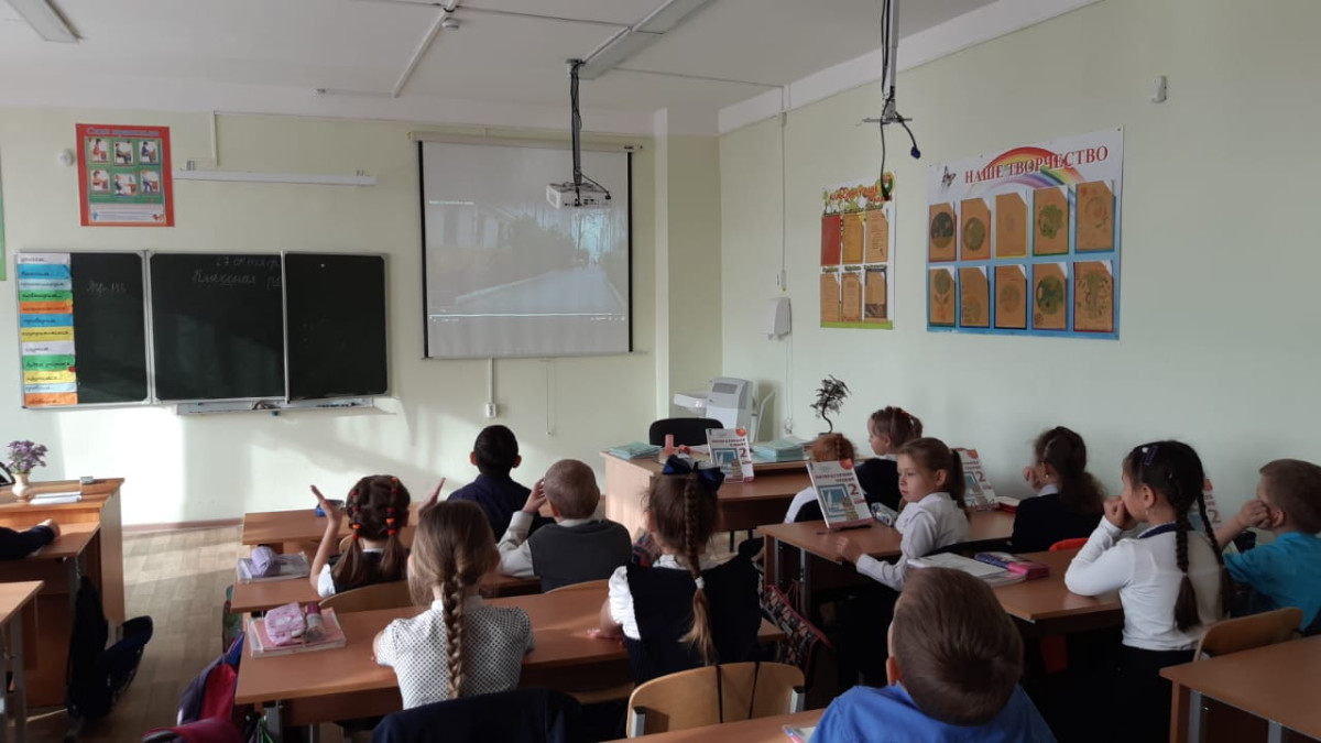 Постер к социальной практике: Друг в беде не бросит