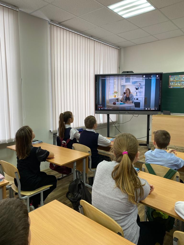 Постер к социальной практике: С Новым годом, Раиса Родионовна!"