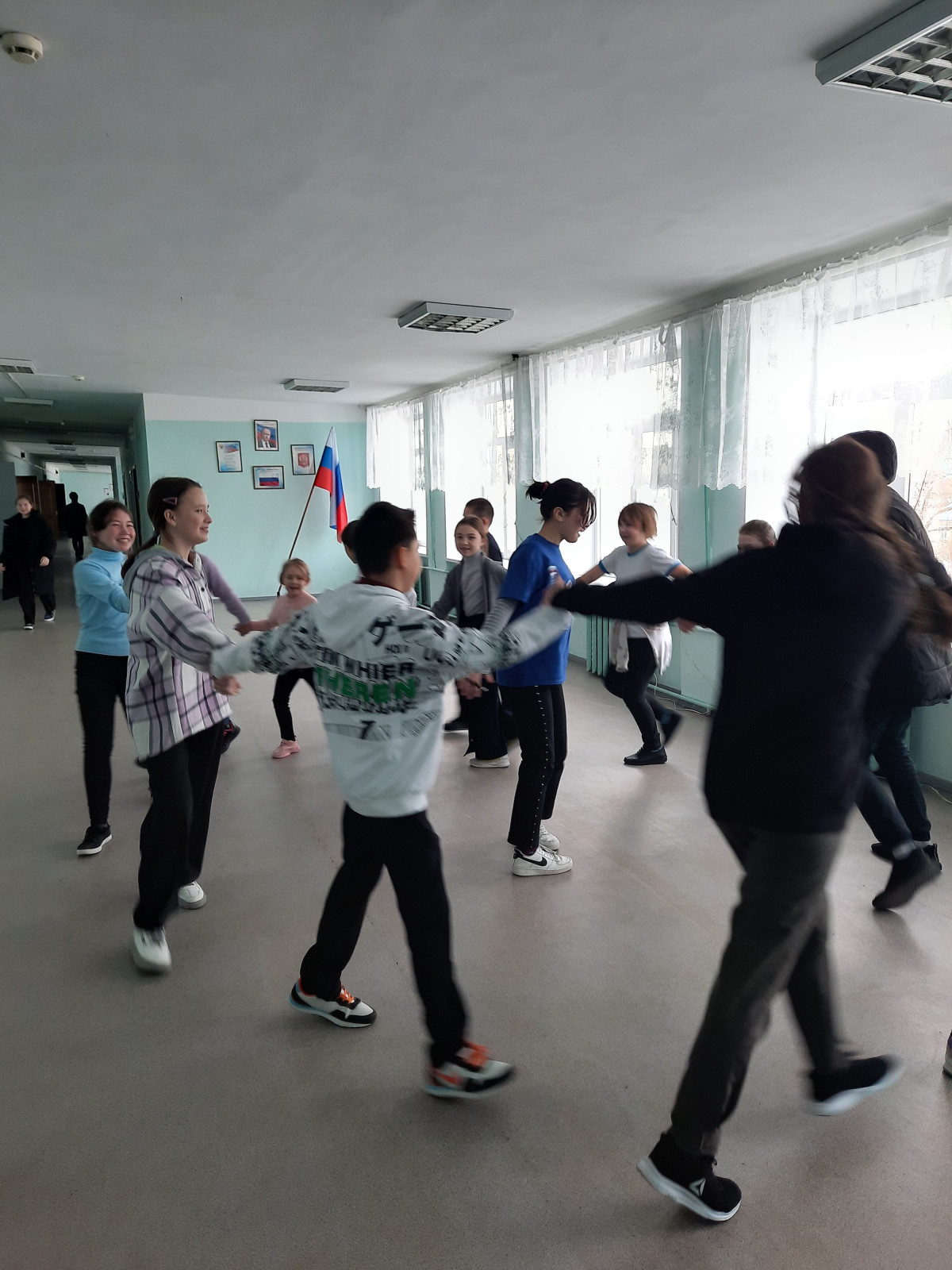 Постер к социальной практике: Большой хоровод