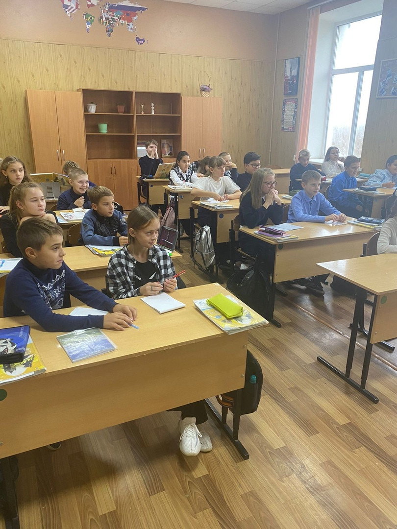 Постер к социальной практике: Наблюдательность, как способность человека быть внимательным и неравнодушным к окружающему миру.