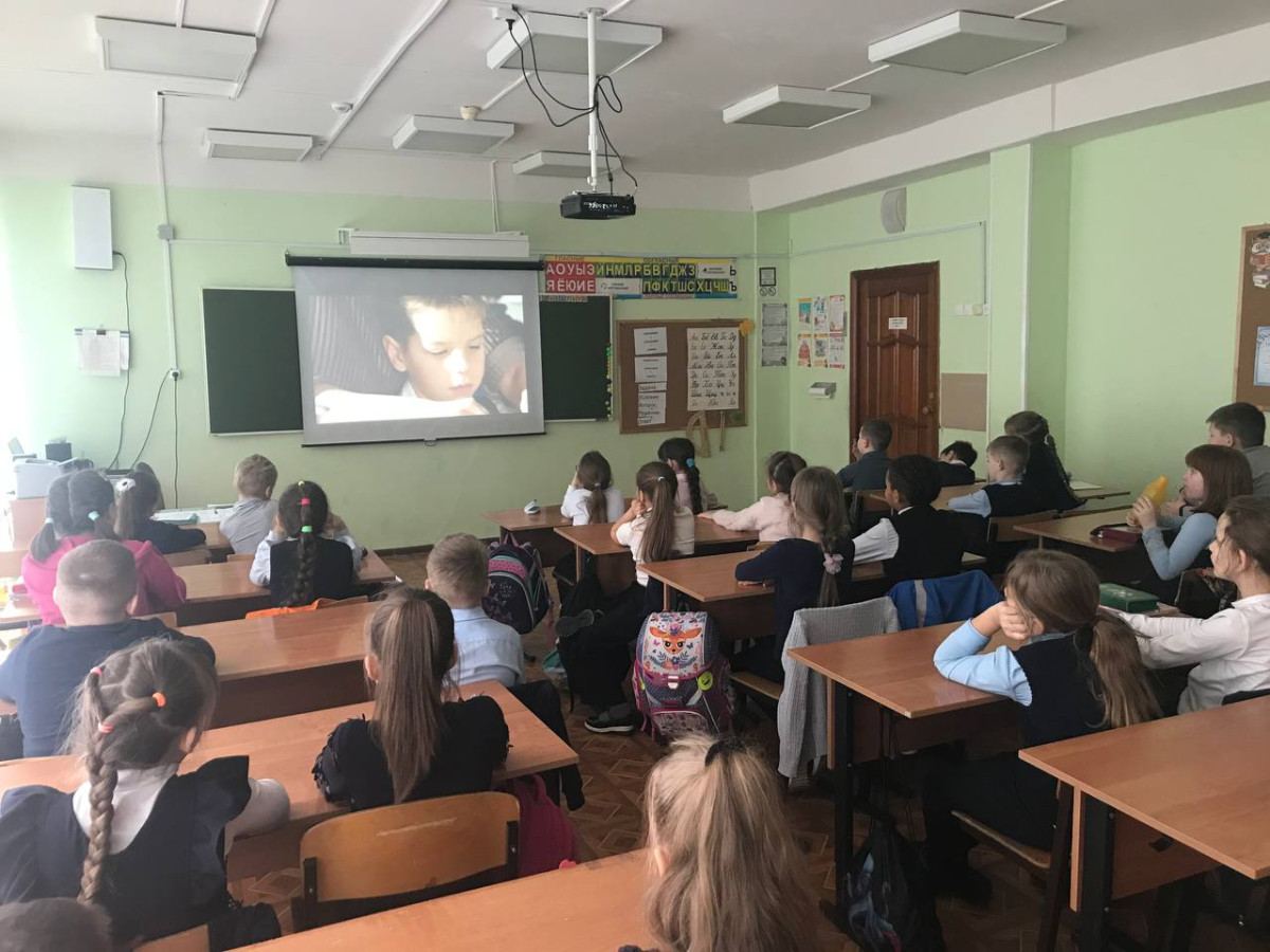 Постер к социальной практике: Чистодей! Труд достоин уважения!