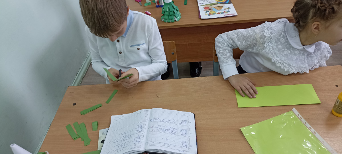 Постер к социальной практике: лучший подарок - сделанный своими руками!