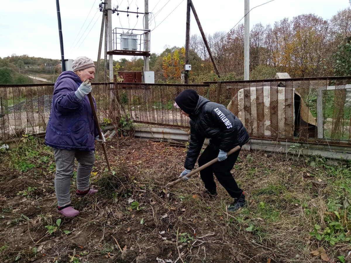 Постер к социальной практике: созидательный труд