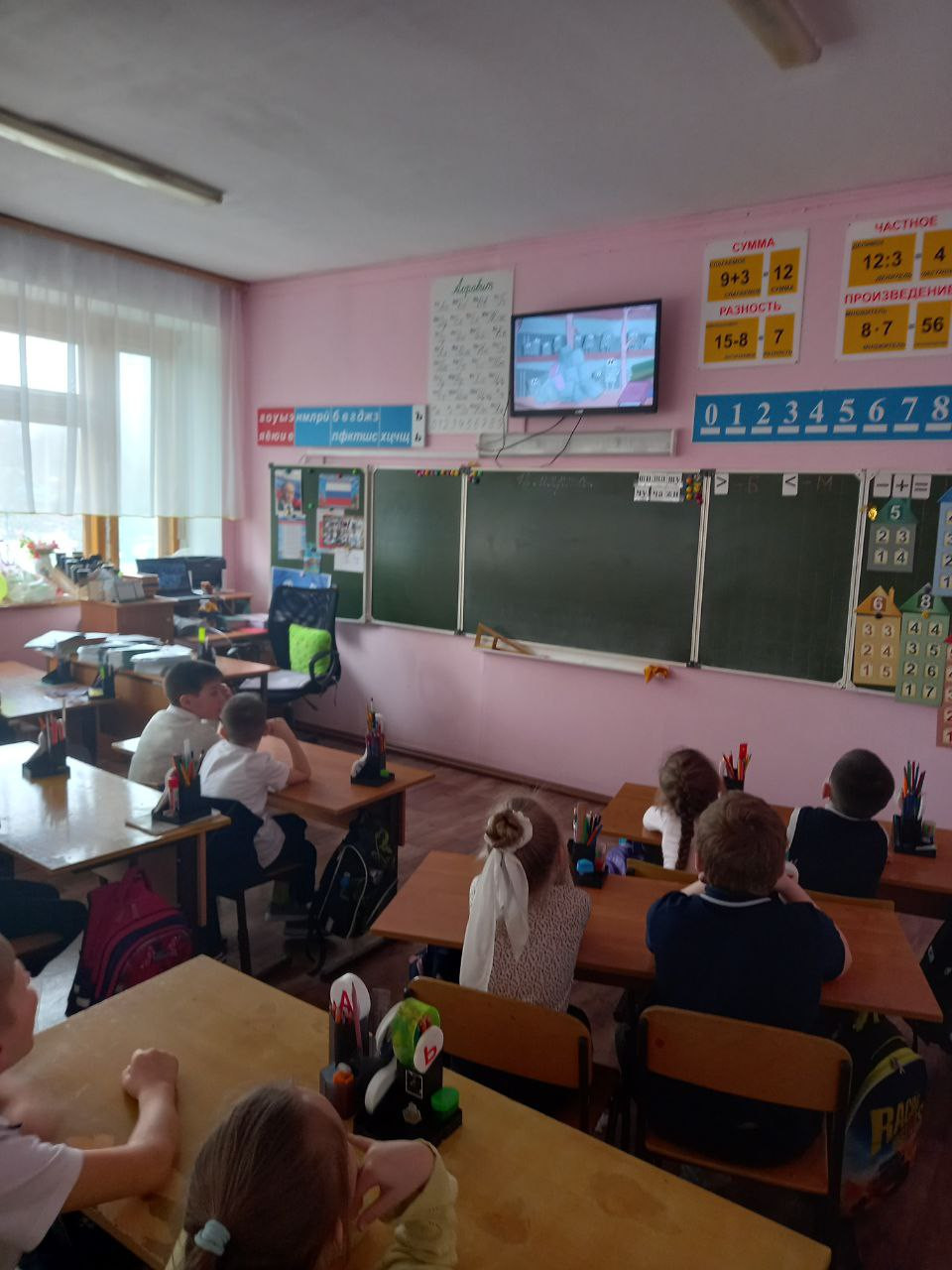Постер к социальной практике: Помоги тем,кто в этом нуждается