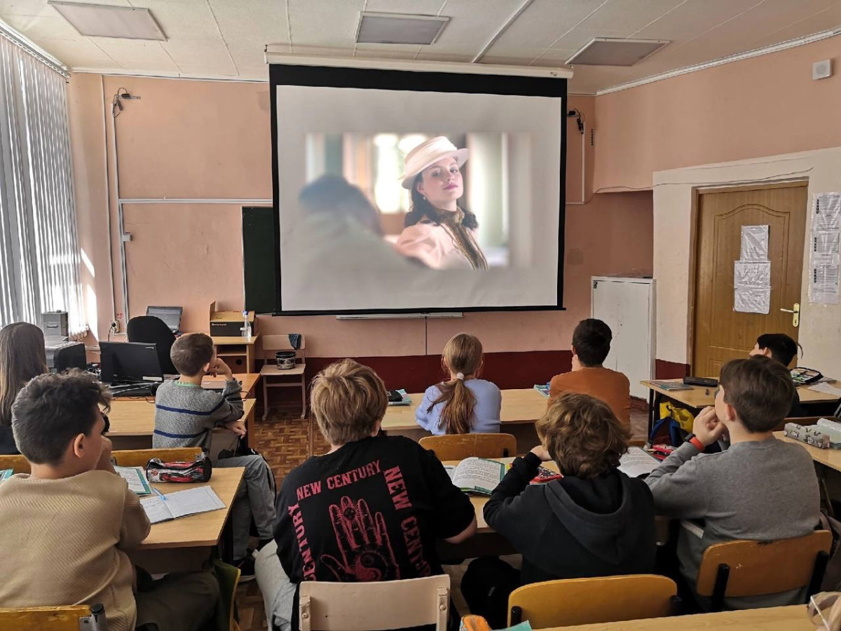 Постер к социальной практике: Помощь ближнему.