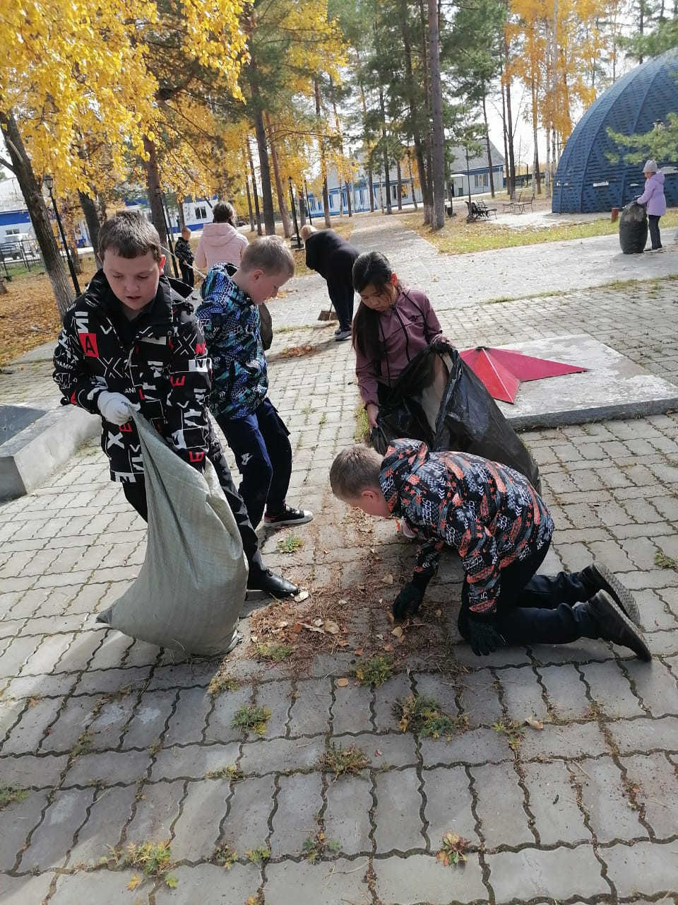 Постер к социальной практике: Общая идея сближает