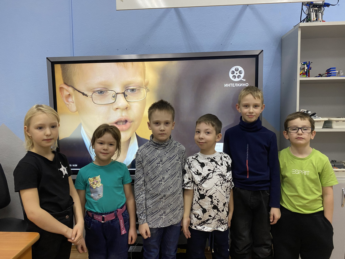 Постер к социальной практике: Учимся дружить. Дружба на года