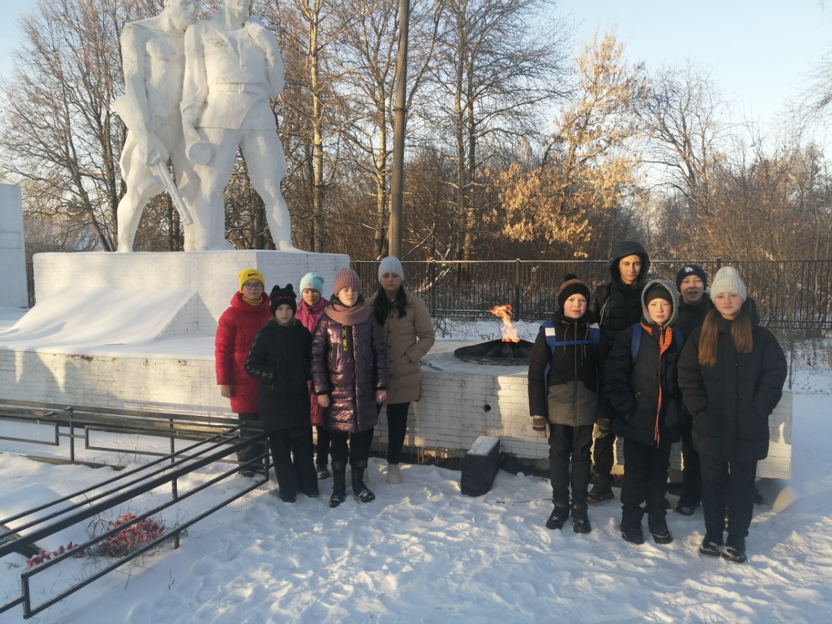 Постер к социальной практике: Чтим память героев.