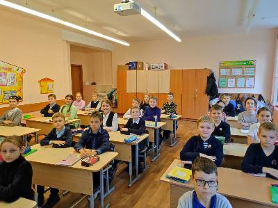 Постер к социальной практике: Человек отражается в своих поступках