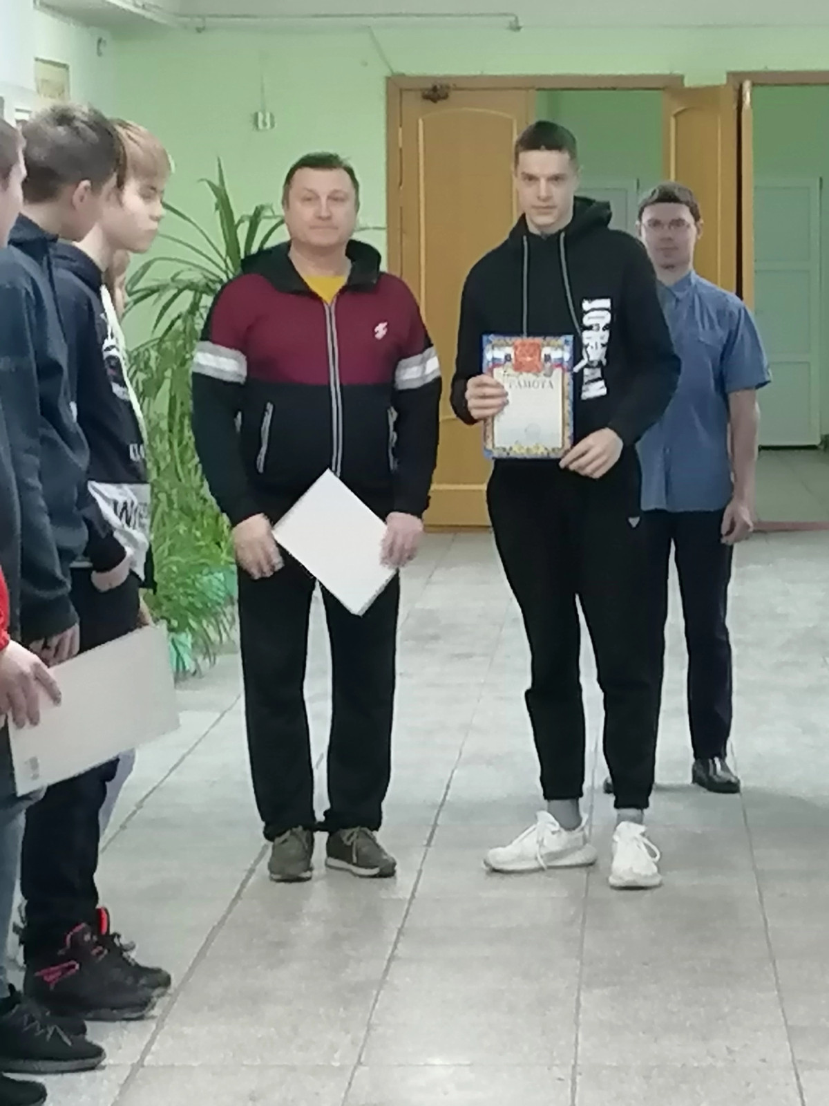 Постер к социальной практике: Равнение на героев