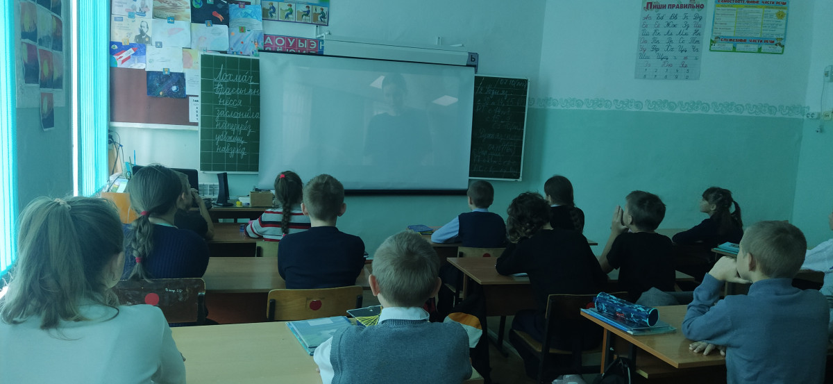 Постер к социальной практике: Киноурок "Первое дело" в 4 "Б" классе