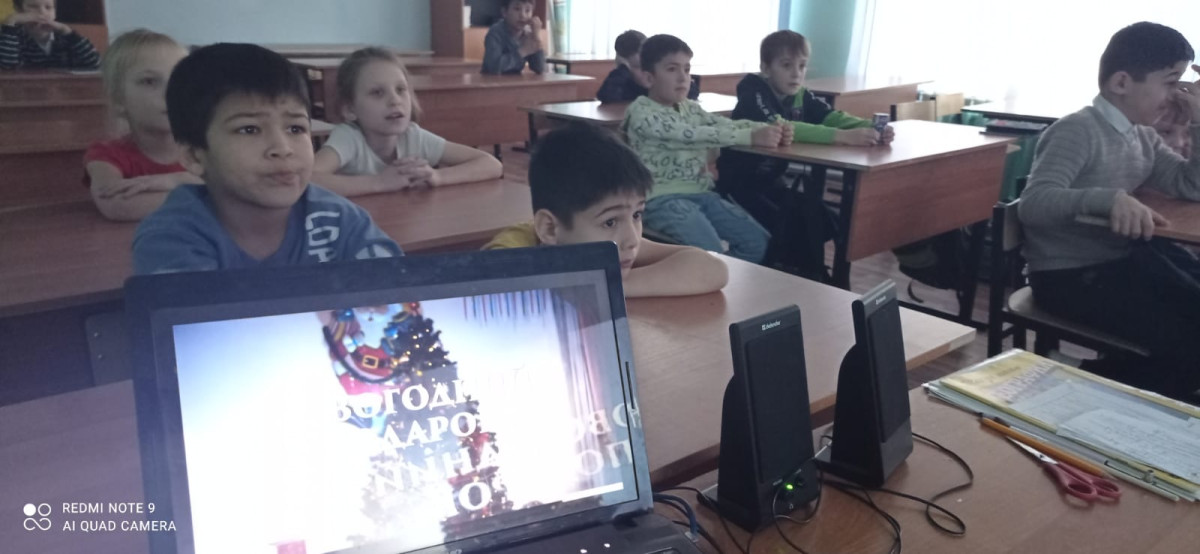 Постер к социальной практике: «Серебром украшена земля и снежинками добра»
