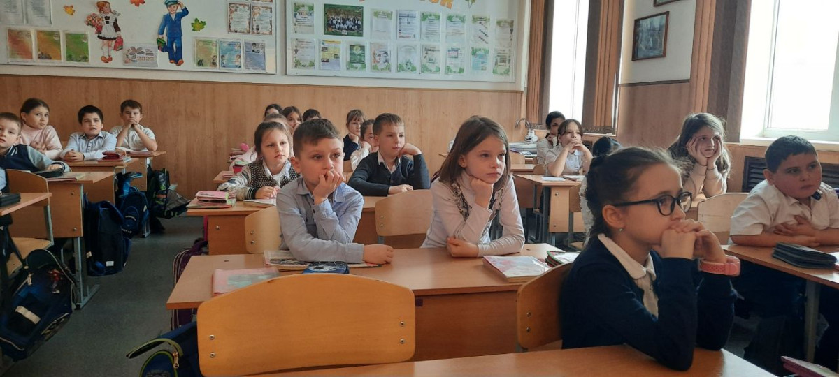 Постер к социальной практике: Пример для подрожания