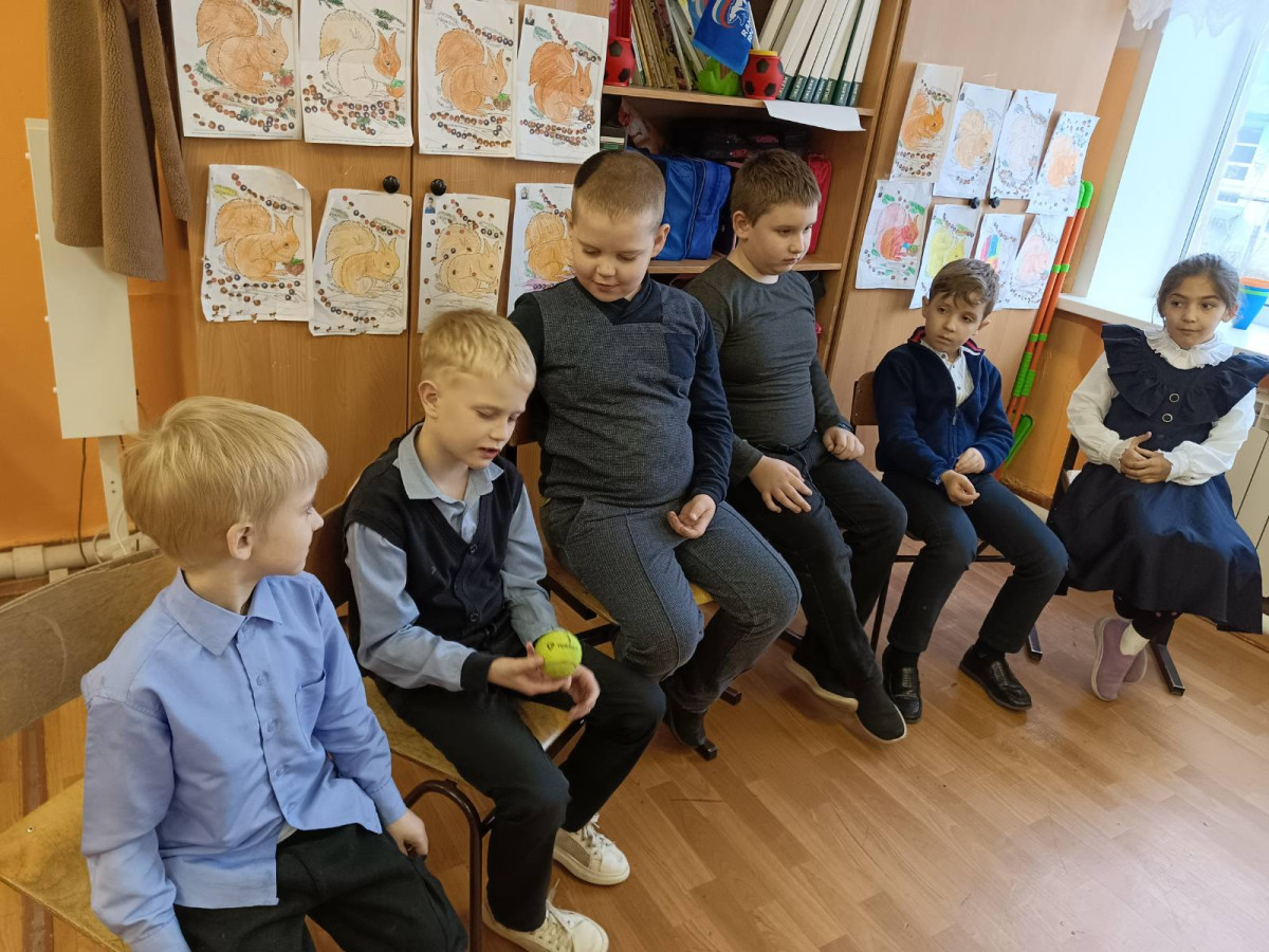 Постер к социальной практике: Учимся радоваться за других