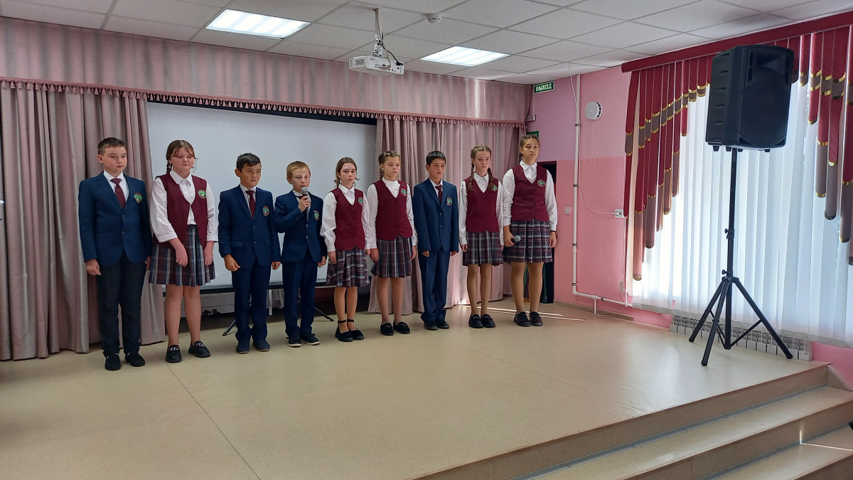 Постер к социальной практике: Жить ради других...