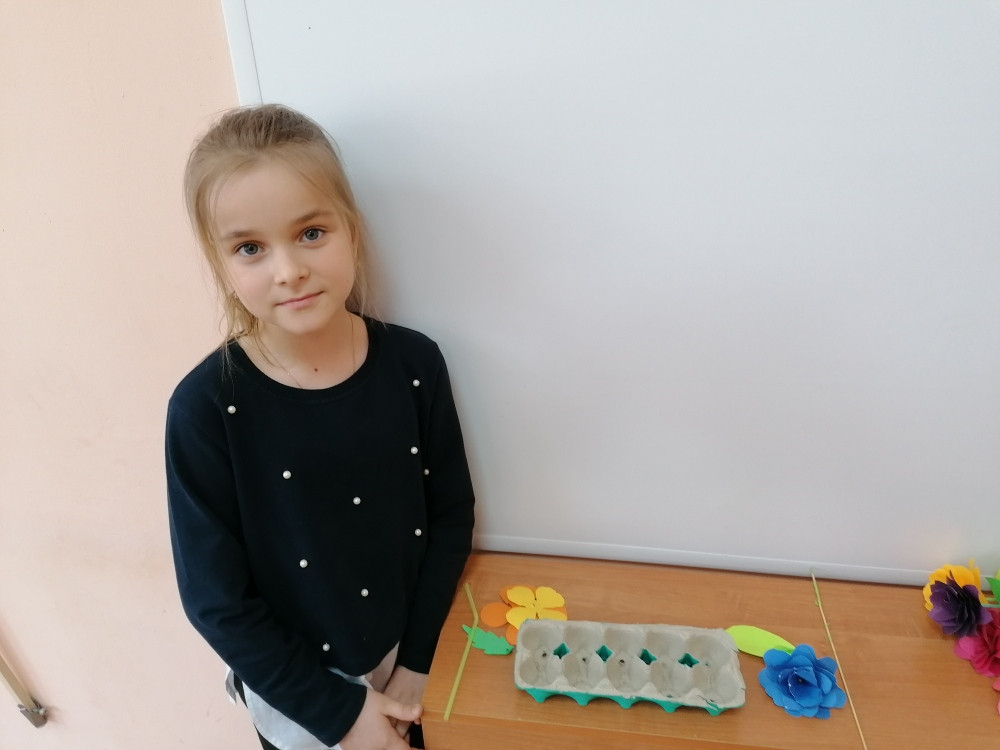 Постер к социальной практике: Любим природу как людей, а людей как природу.
