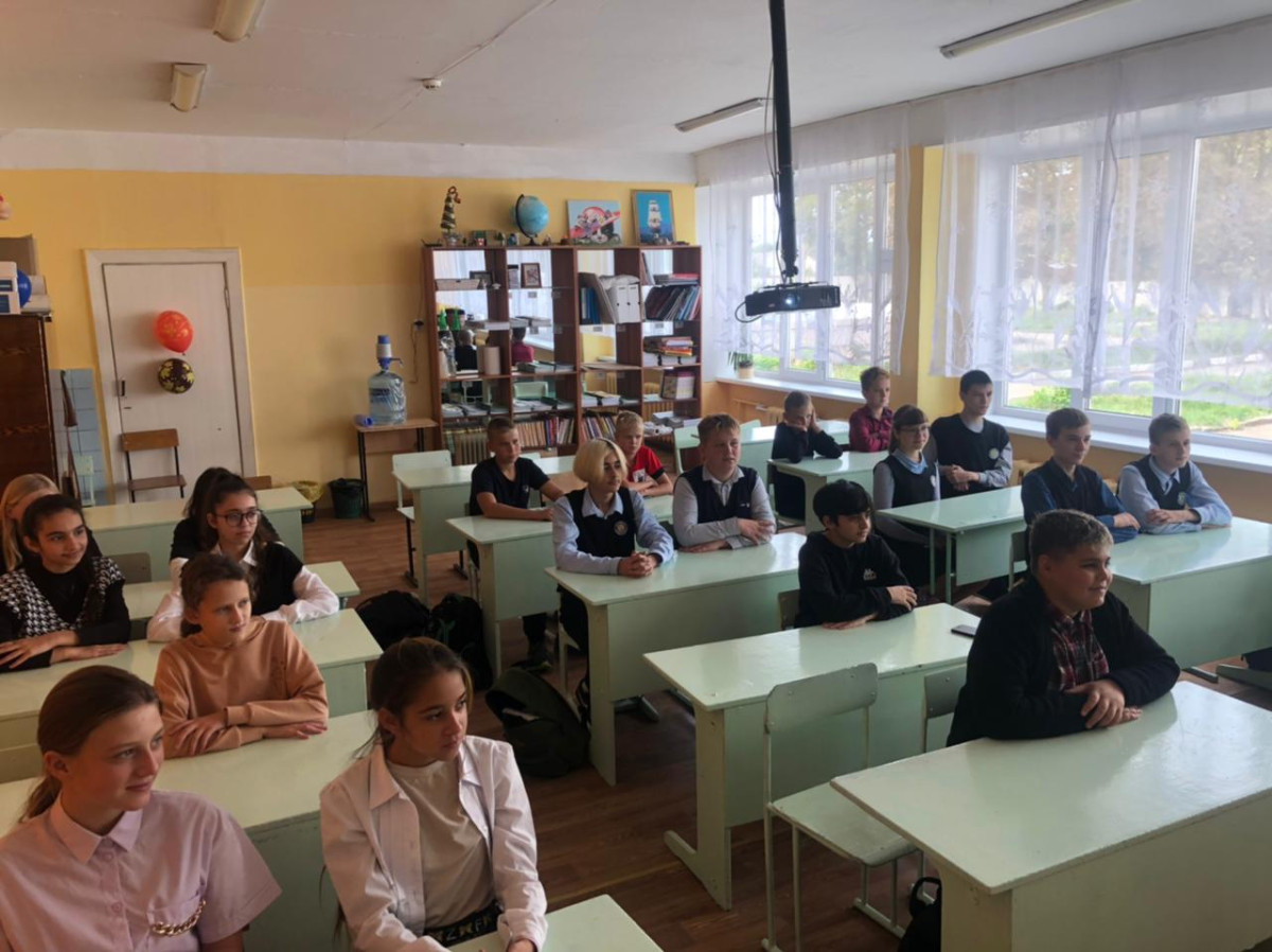 Постер к социальной практике: Школьные ботаны