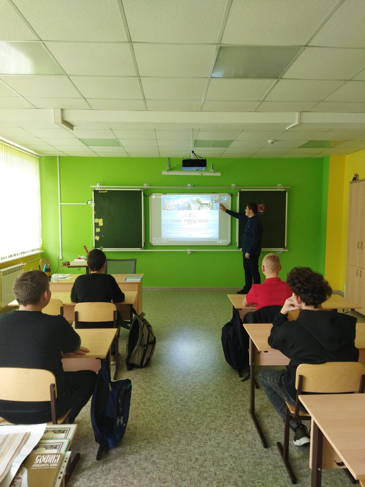 Постер к социальной практике: Жить - родине служить