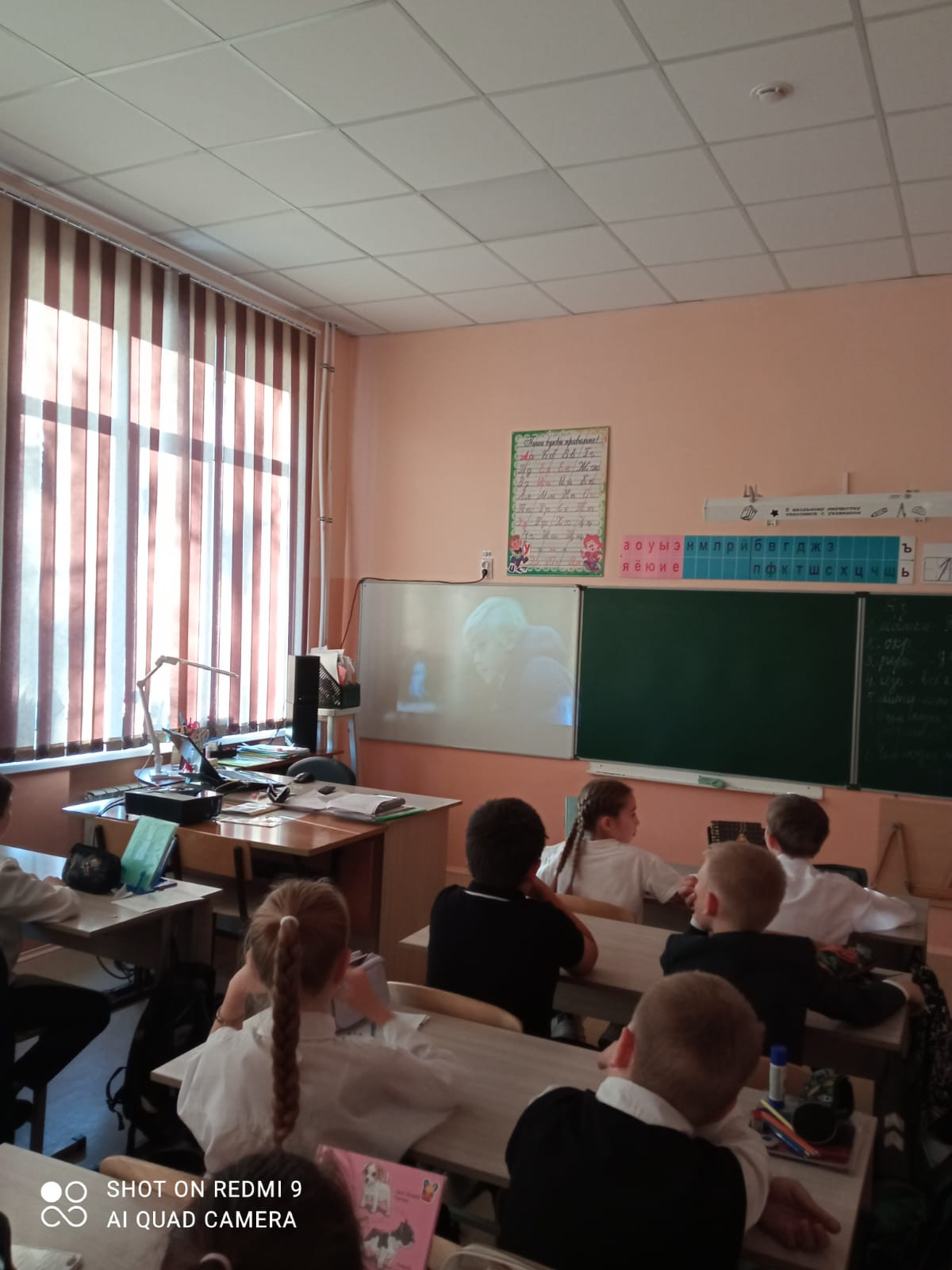 Постер к социальной практике: Благотворительная акция "Лапа добра"