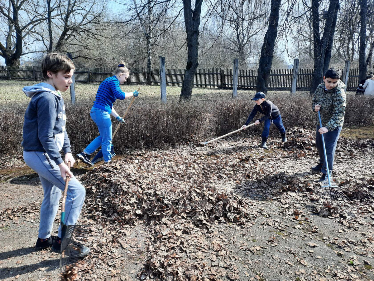 Постер к социальной практике: Рукам работа — душе праздник