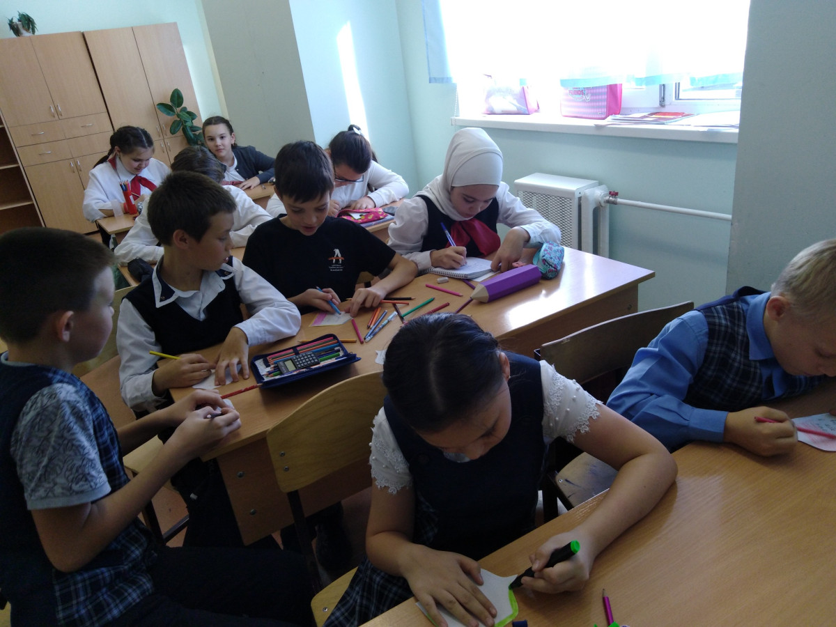 Постер к социальной практике: Чувство локтя.