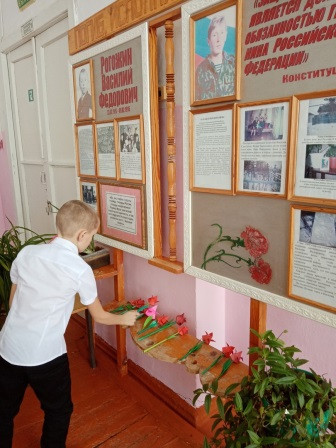 Постер к социальной практике: Чтим память героев.