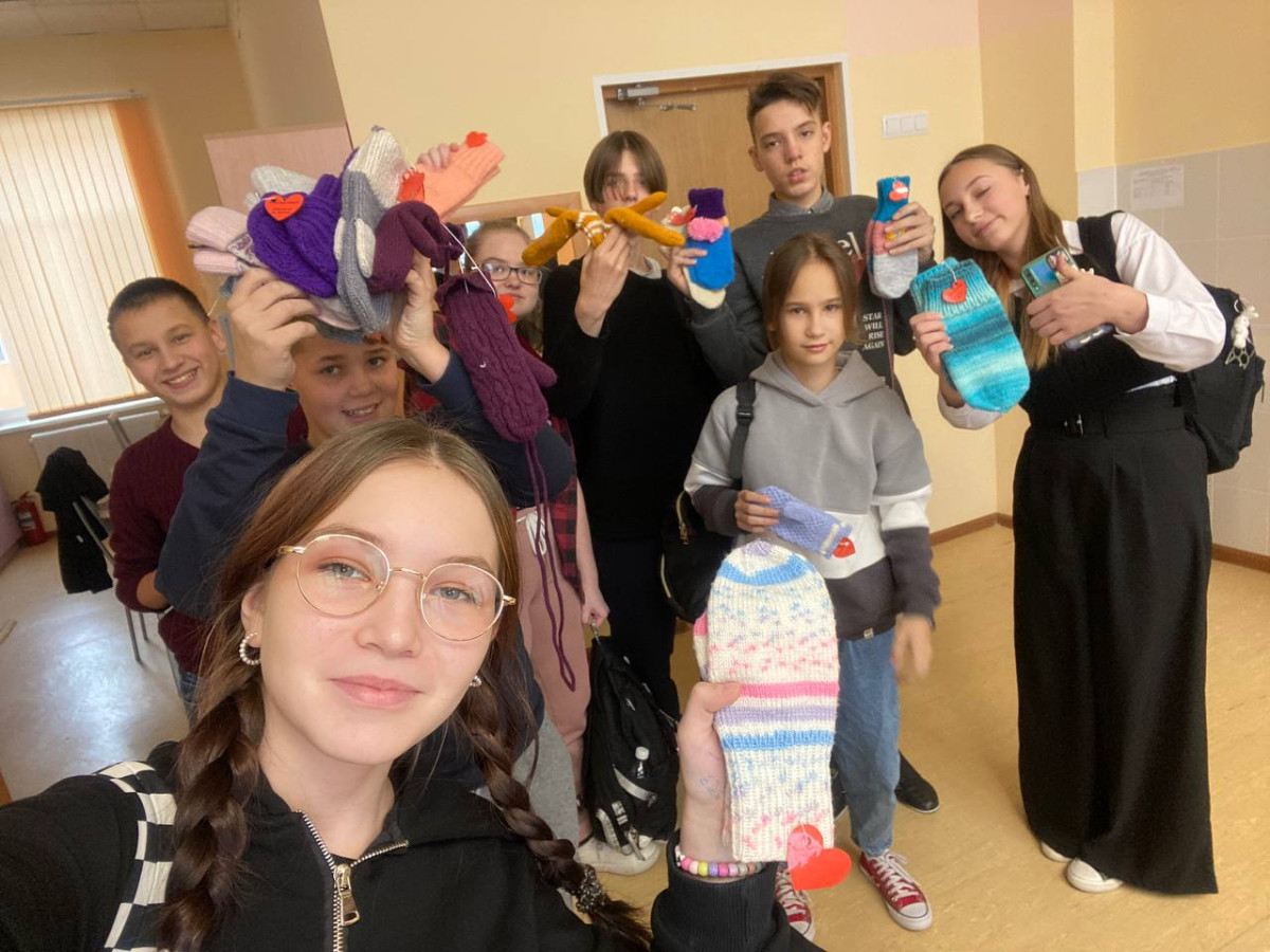 Постер к социальной практике: Помогаем детям сиротам. Акция "Тёплая зима"