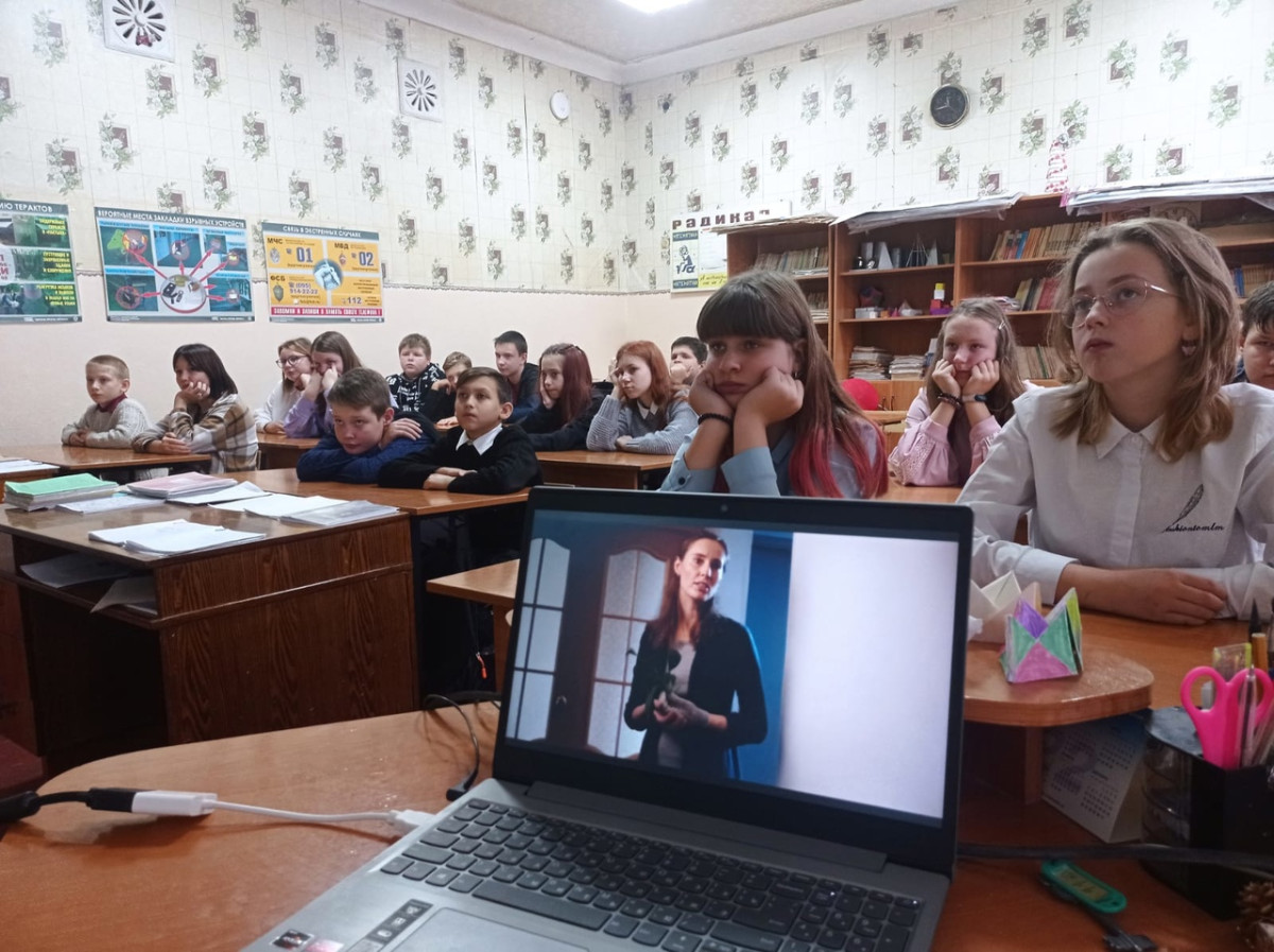 Постер к социальной практике: "Добро - бесценно!" МБОУ "СОШ №13" г.Донской