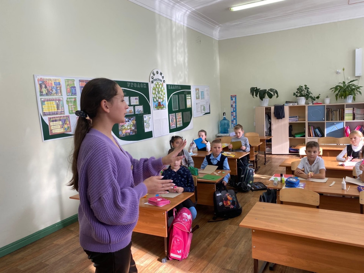 Постер к социальной практике: "Открытка для папы"