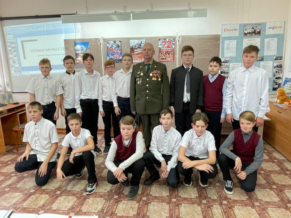 Постер к социальной практике: Герои среди нас