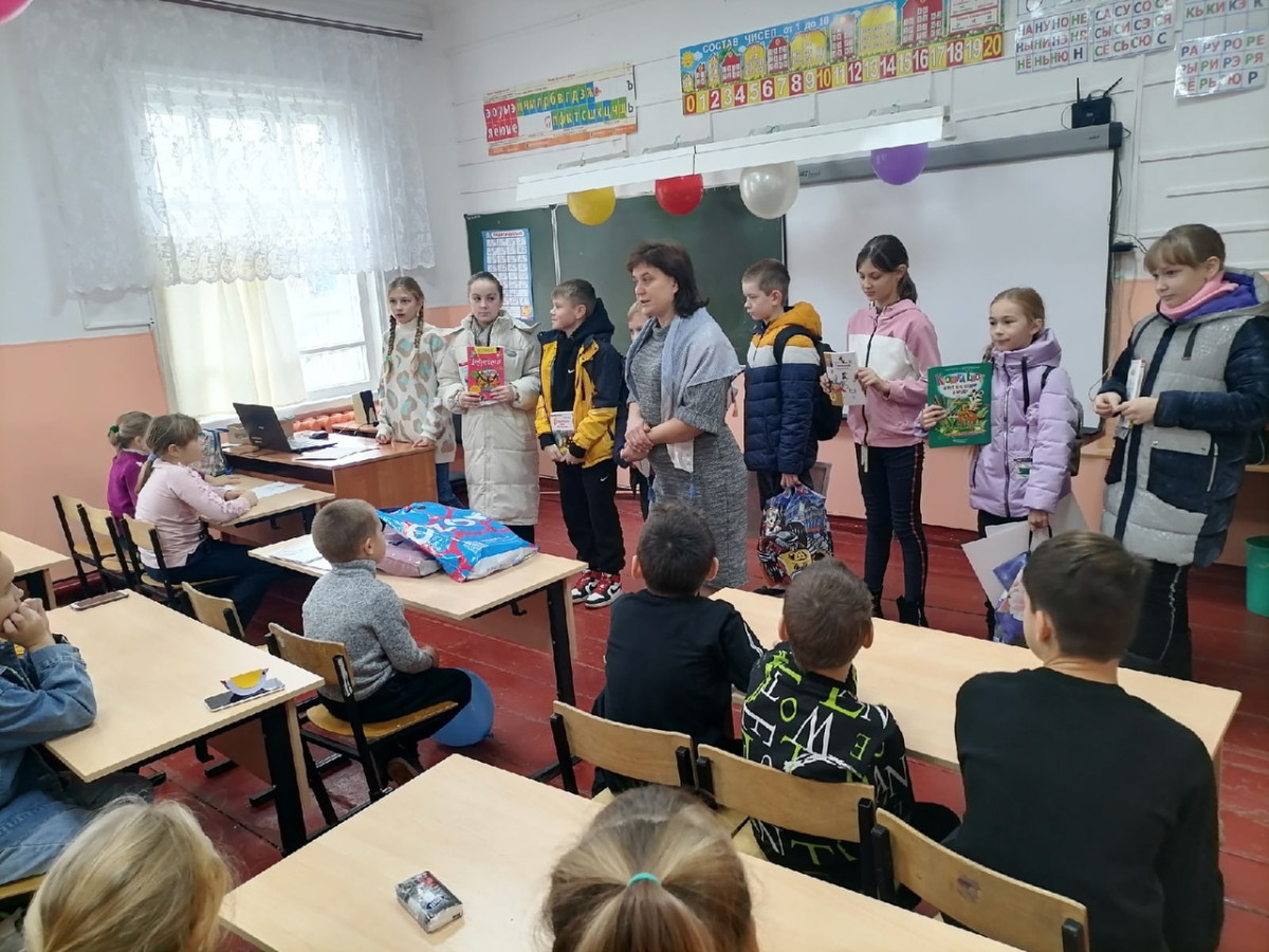 Постер к социальной практике: Подари книгу детям!