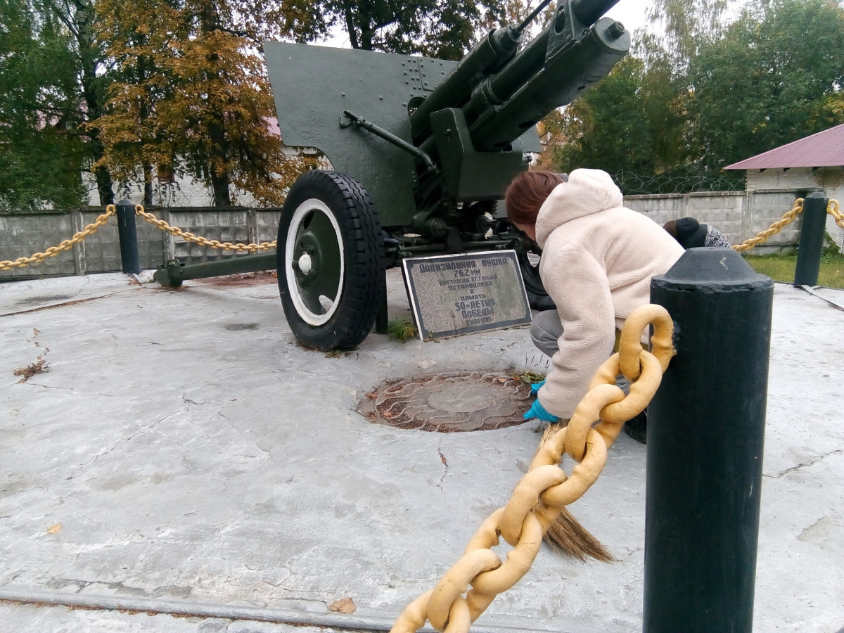 Постер к социальной практике: "Труд- единственный способ создать себе достойное положение и уважение"