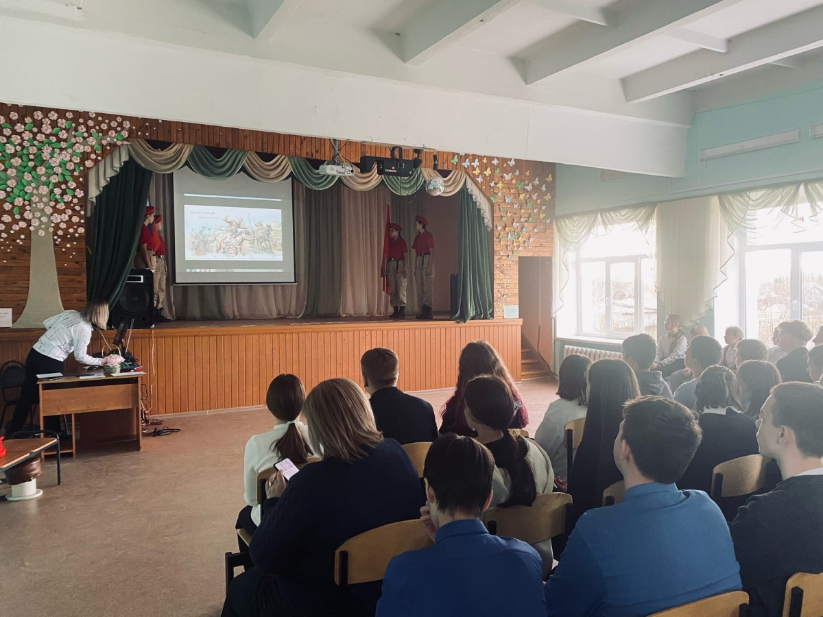 Постер к социальной практике: Слава защитникам нашей Родины