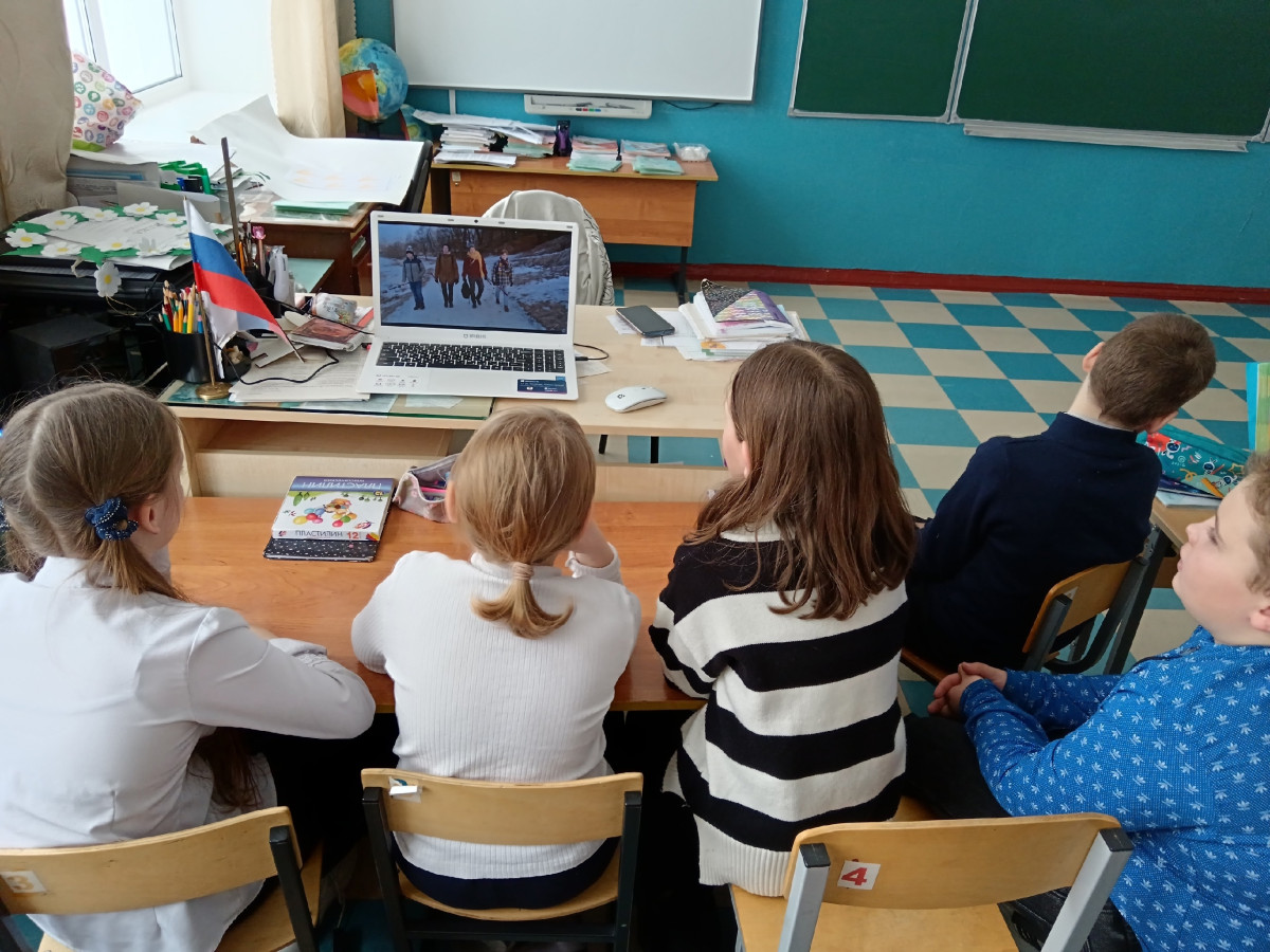 Постер к социальной практике: Подарок