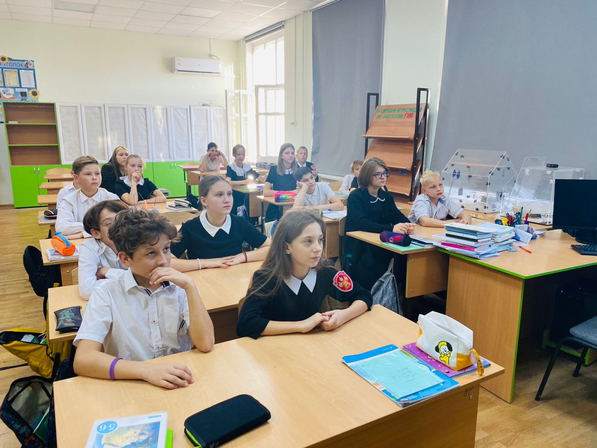 Постер к социальной практике: Воспитываем личность
