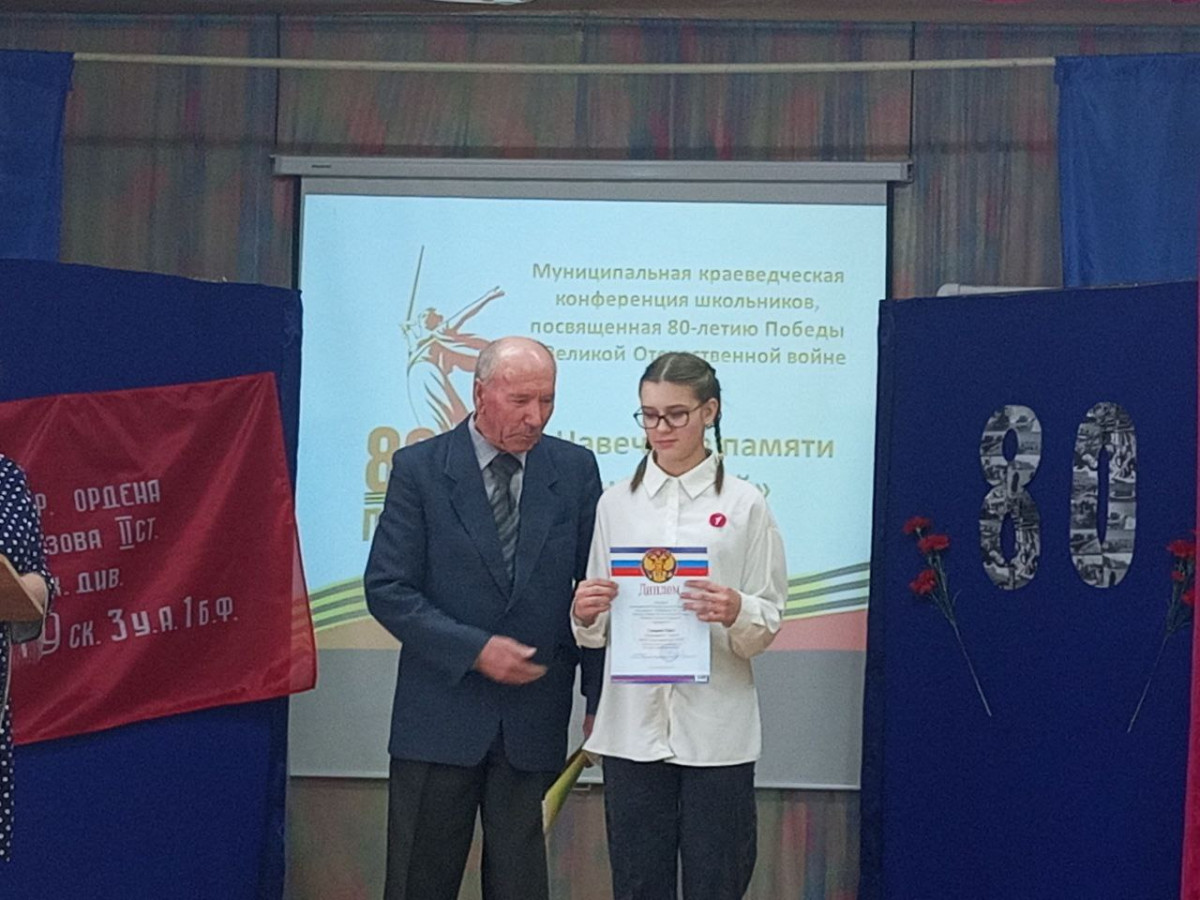 Постер к социальной практике: Искусство — одно из средств различения доброго от злого.