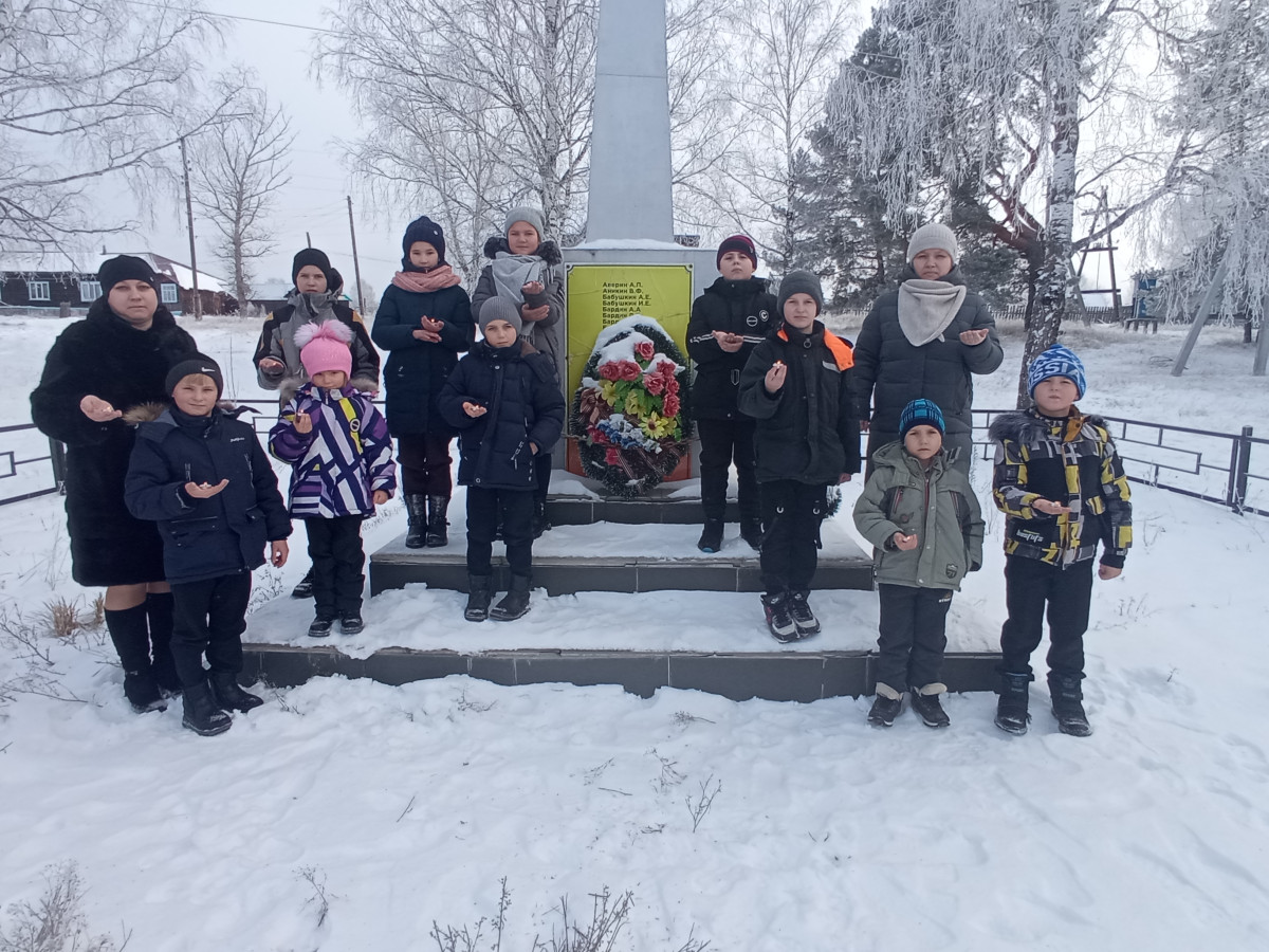 Постер к социальной практике: Чтим память героев