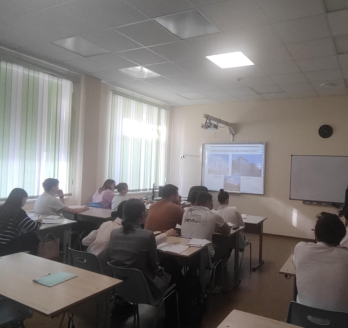 Постер к социальной практике: Верность — это такая редкость и такая ценность. Это не врожденное чувство — быть верным. Это решение.