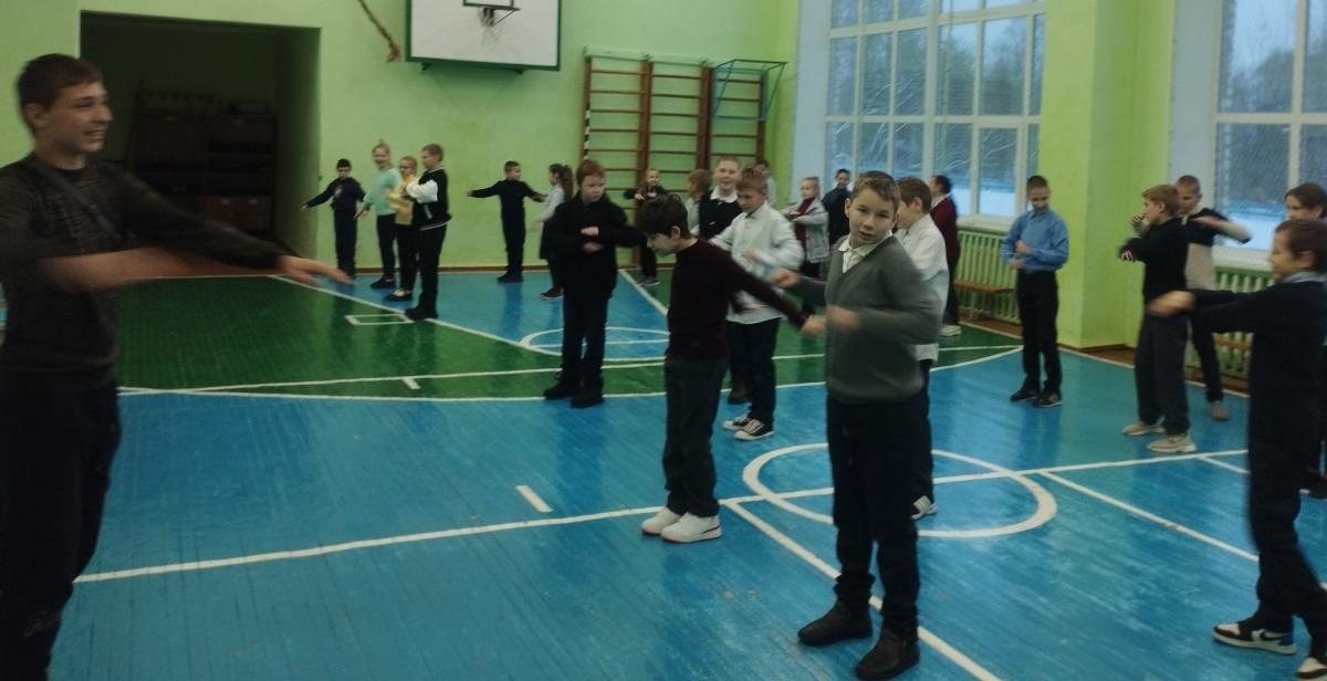 Постер к социальной практике: Доброе утро начинается с зарядки
