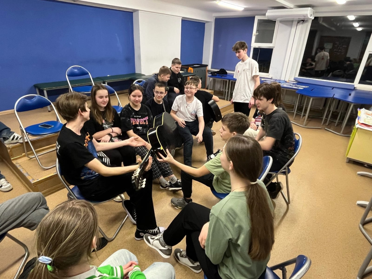 Постер к социальной практике: Вместе не трудно, вместе не тесно, вместе легко и всегда интересно!