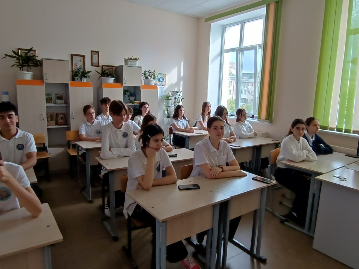Постер к социальной практике: «Бумага во благо!»