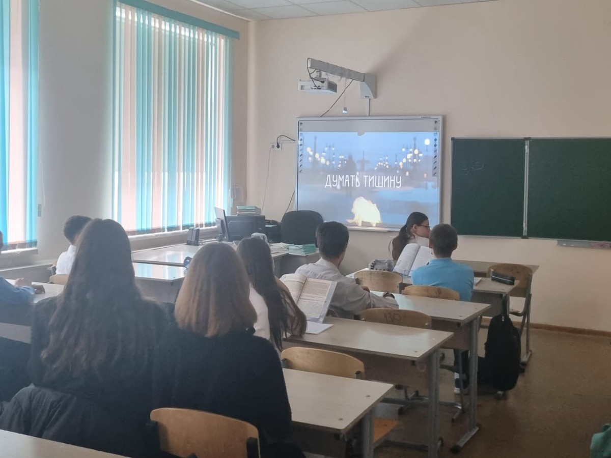 Постер к социальной практике: Чуткость-это трепет души, позволяющий слиться с сердцем другого человека.