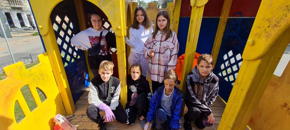 Постер к социальной практике: внимательны друг к другу